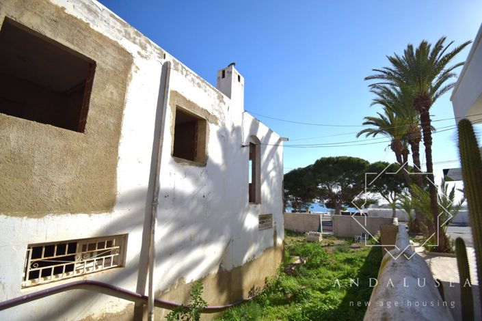 Image No.45-6 Bed Property for sale