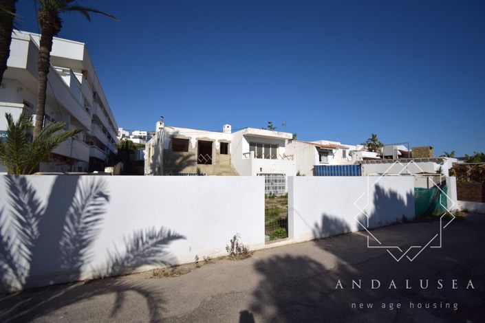 Image No.46-6 Bed Property for sale