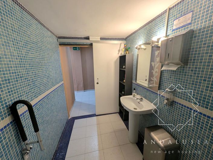 Image No.10-1 Bed Property for sale