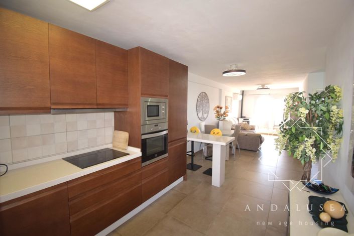 Image No.12-2 Bed Property for sale