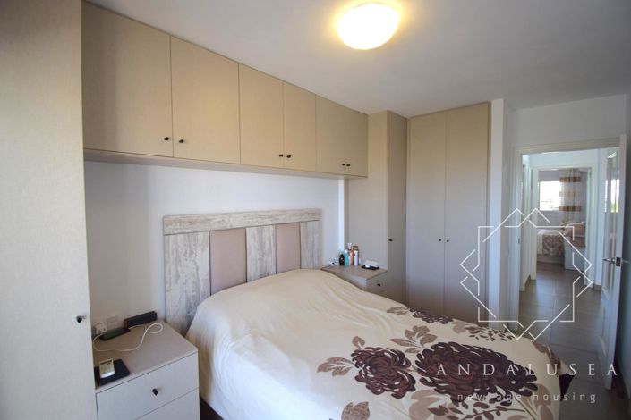 Image No.17-2 Bed Property for sale