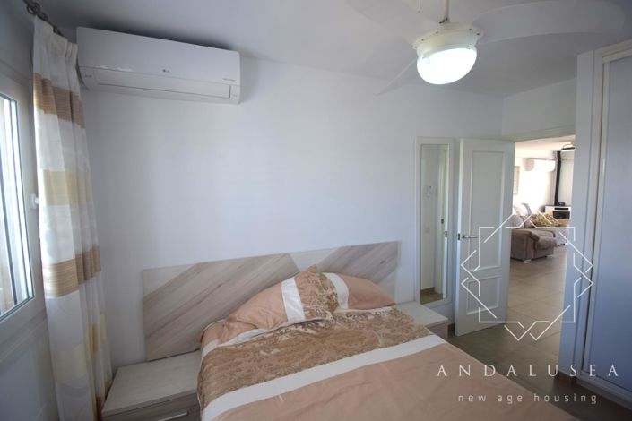 Image No.20-2 Bed Property for sale