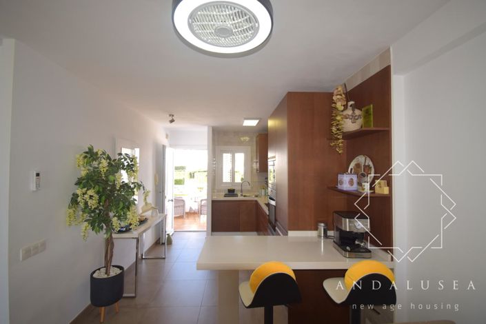 Image No.9-2 Bed Property for sale