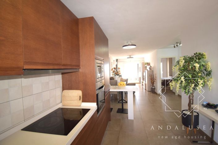 Image No.10-2 Bed Property for sale