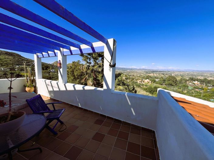 Image No.19-3 Bed Property for sale