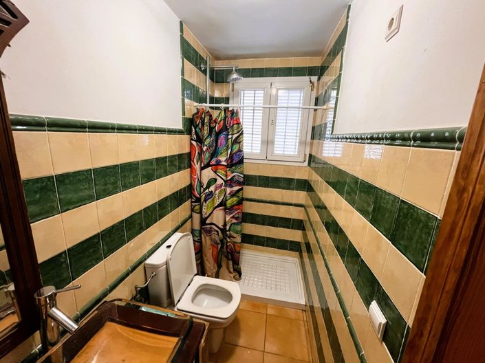 Image No.20-3 Bed Property for sale