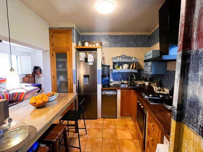 Image No.28-3 Bed Property for sale