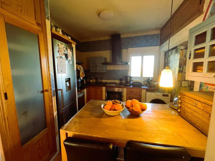 Image No.30-3 Bed Property for sale