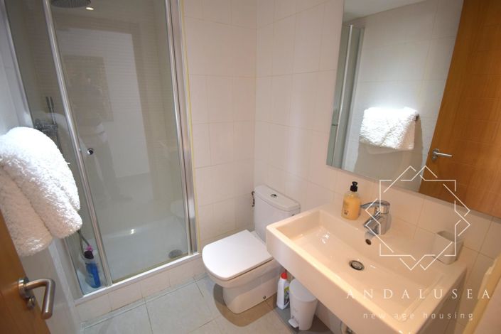 Image No.25-2 Bed Property for sale