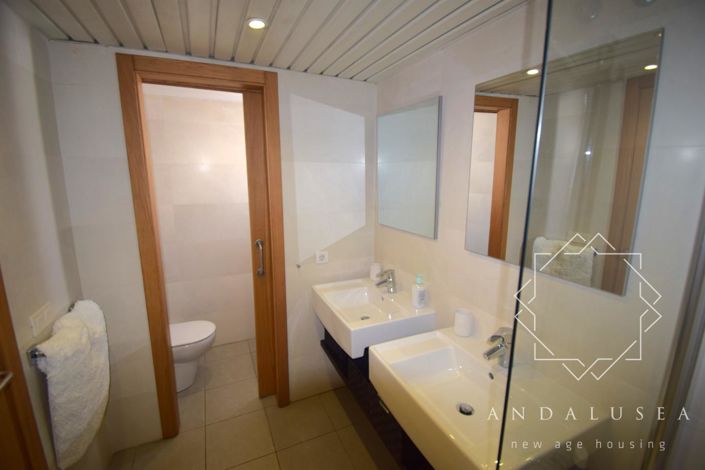 Image No.27-2 Bed Property for sale