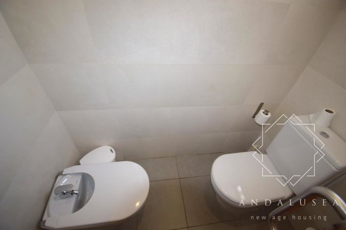 Image No.28-2 Bed Property for sale