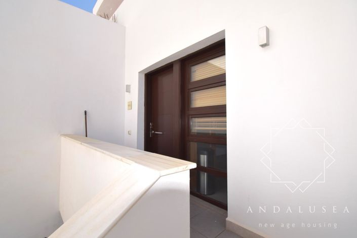 Image No.52-2 Bed Property for sale