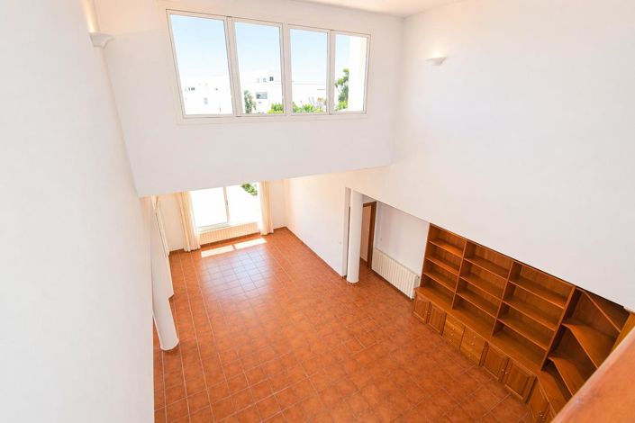 Image No.12-4 Bed Property for sale