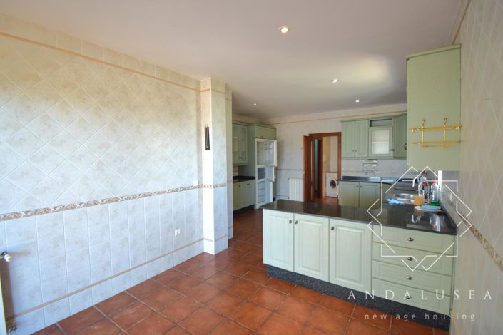 Image No.17-4 Bed Property for sale