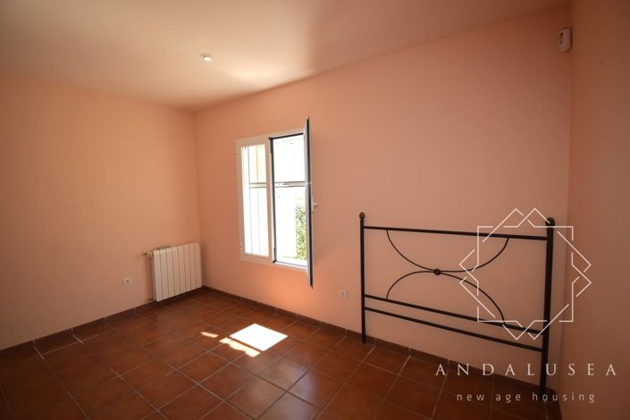 Image No.24-4 Bed Property for sale