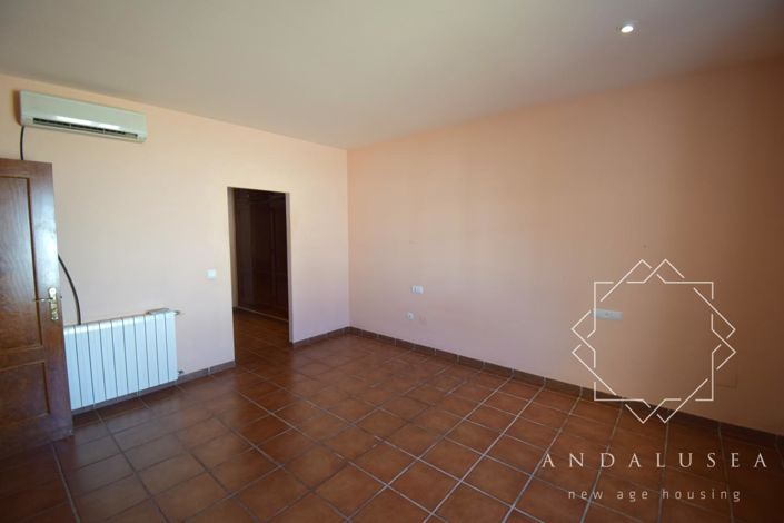 Image No.29-4 Bed Property for sale