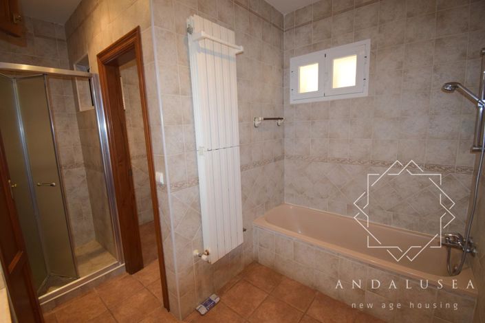 Image No.31-4 Bed Property for sale