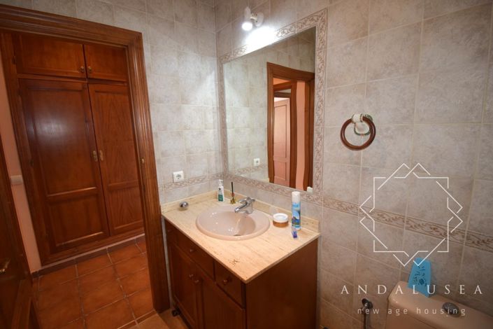 Image No.33-4 Bed Property for sale