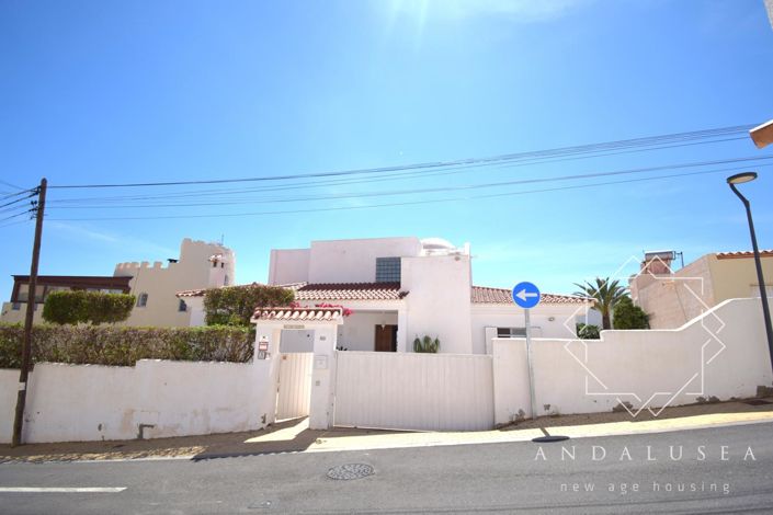 Image No.42-4 Bed Property for sale