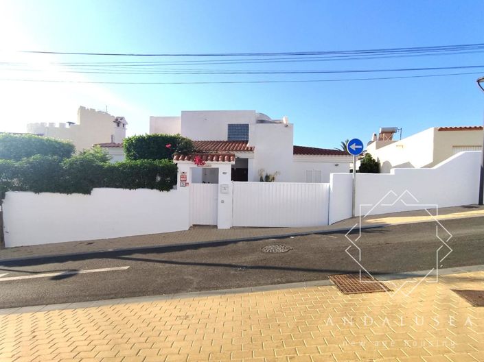 Image No.42-4 Bed Property for sale