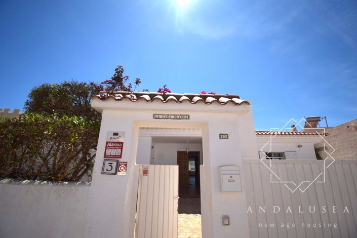 Image No.43-4 Bed Property for sale