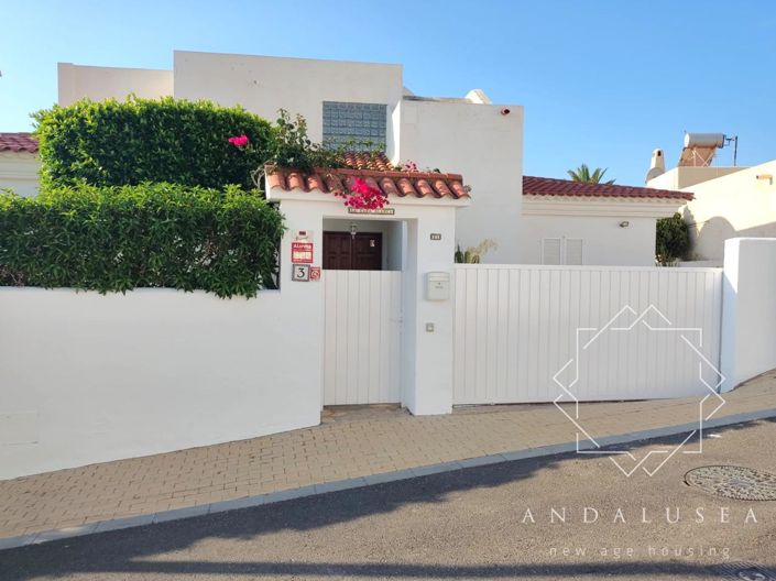 Image No.44-4 Bed Property for sale