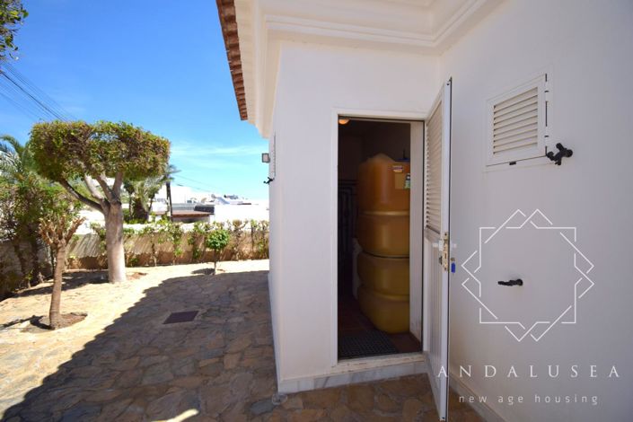 Image No.56-4 Bed Property for sale