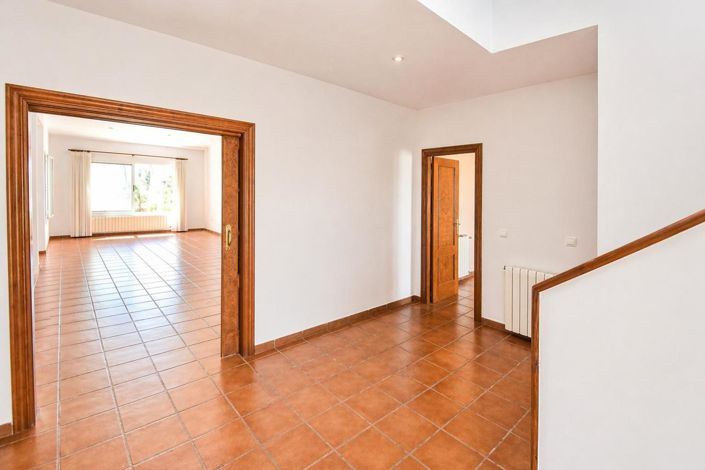 Image No.9-4 Bed Property for sale