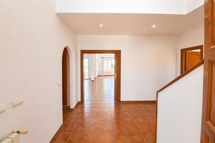 Image No.10-4 Bed Property for sale