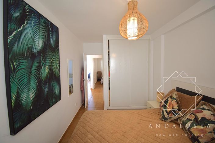 Image No.15-2 Bed Property for sale