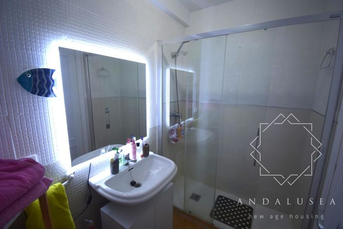 Image No.21-2 Bed Property for sale