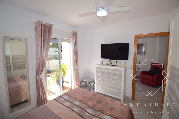 Image No.14-3 Bed Property for sale