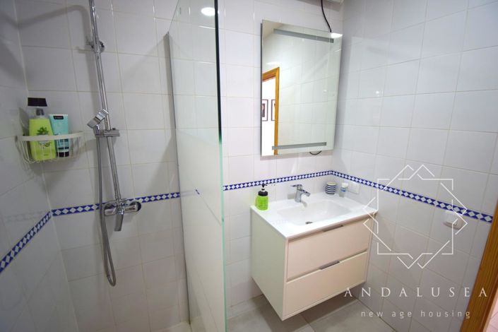 Image No.27-3 Bed Property for sale