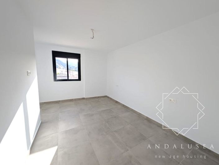 Image No.9-2 Bed Property for sale