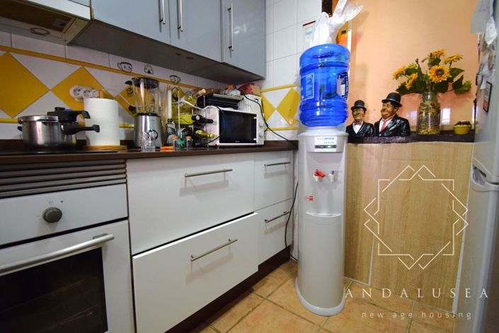 Image No.10-2 Bed Property for sale