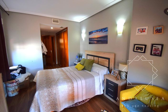 Image No.13-2 Bed Property for sale