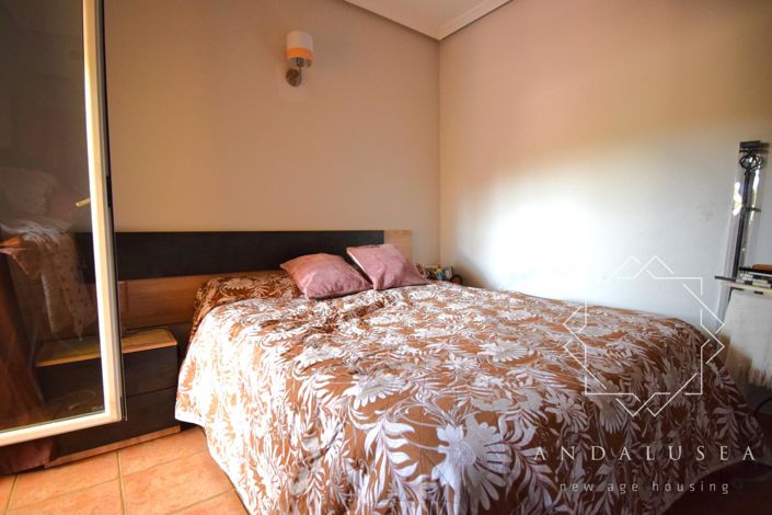 Image No.16-2 Bed Property for sale