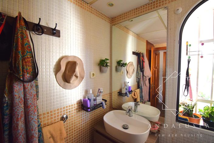 Image No.18-2 Bed Property for sale