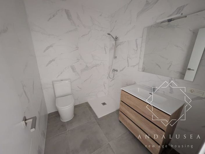 Image No.10-3 Bed Property for sale