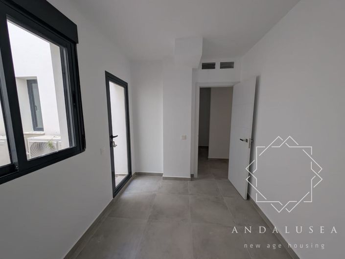 Image No.11-3 Bed Property for sale
