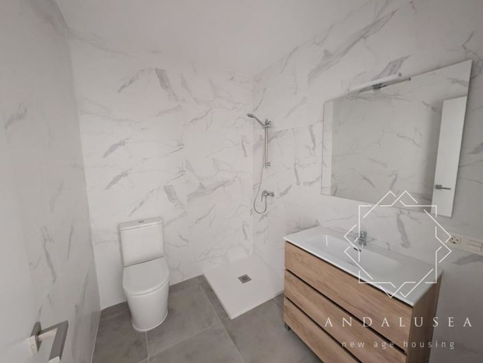 Image No.15-3 Bed Property for sale