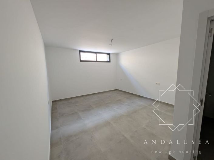 Image No.4-3 Bed Property for sale