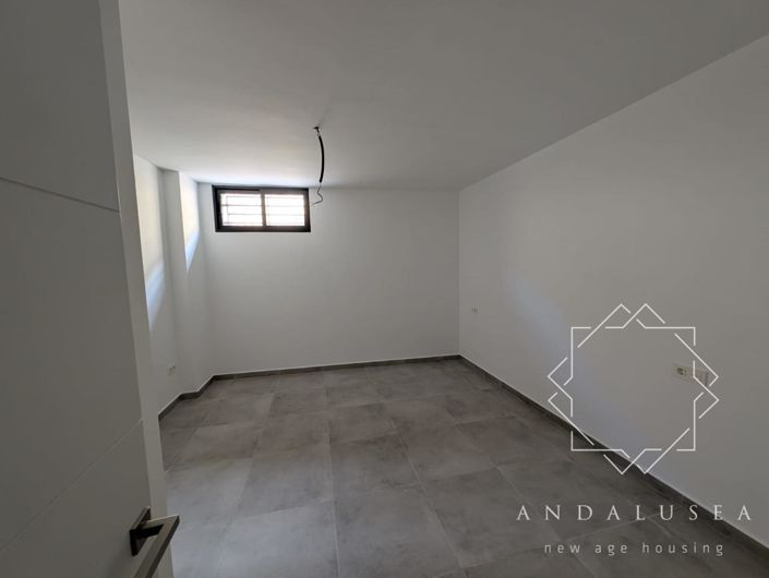 Image No.5-3 Bed Property for sale