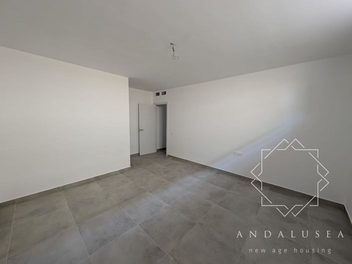 Image No.7-3 Bed Property for sale