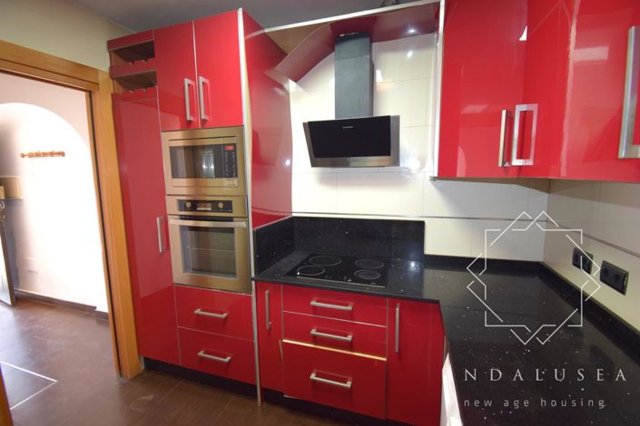 Image No.10-2 Bed Property for sale