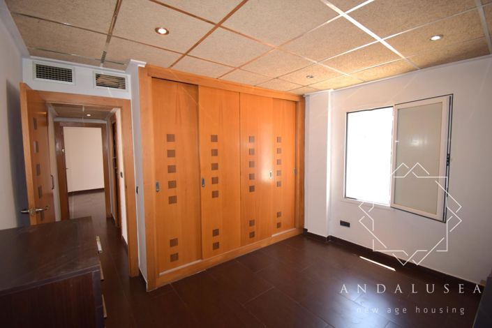 Image No.11-2 Bed Property for sale