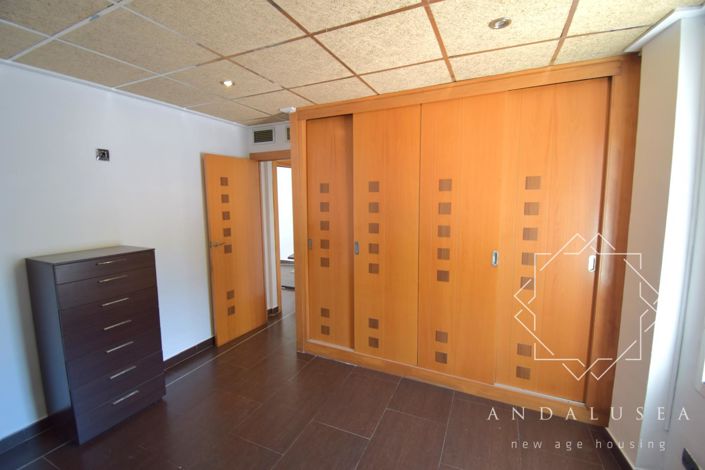 Image No.12-2 Bed Property for sale