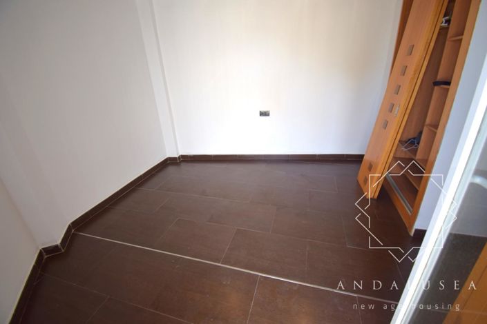 Image No.14-2 Bed Property for sale