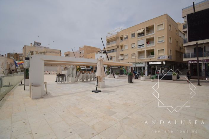 Image No.15-2 Bed Property for sale