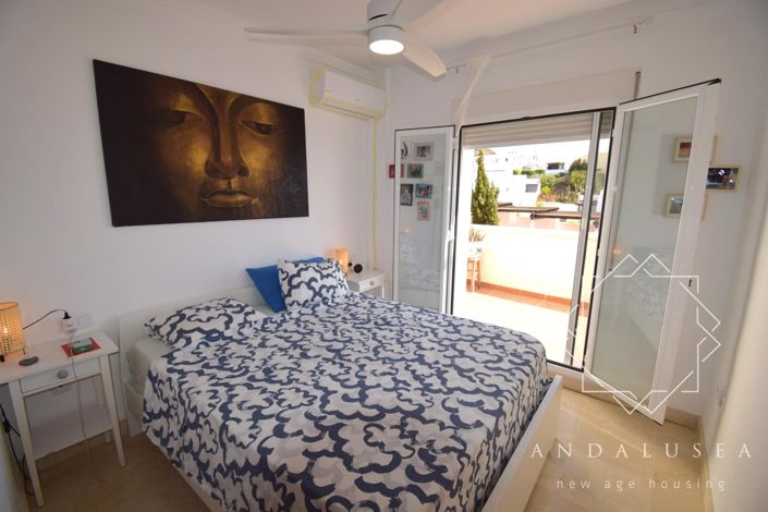 Image No.18-3 Bed Property for sale
